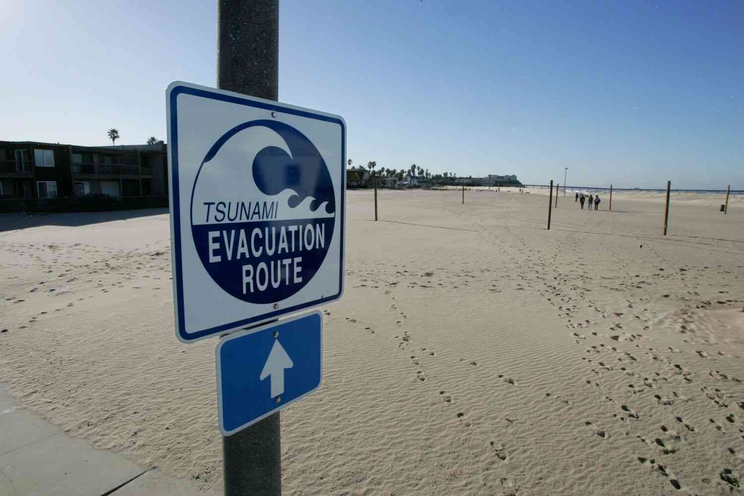 California’s earthquake swarm: How residents are preparing for a tsunami
