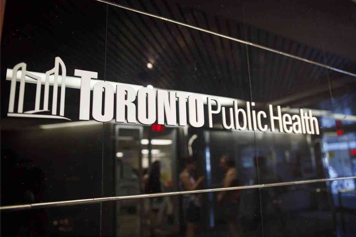 Toronto Public Health is Monitoring the Omicron Variant in Public Pools