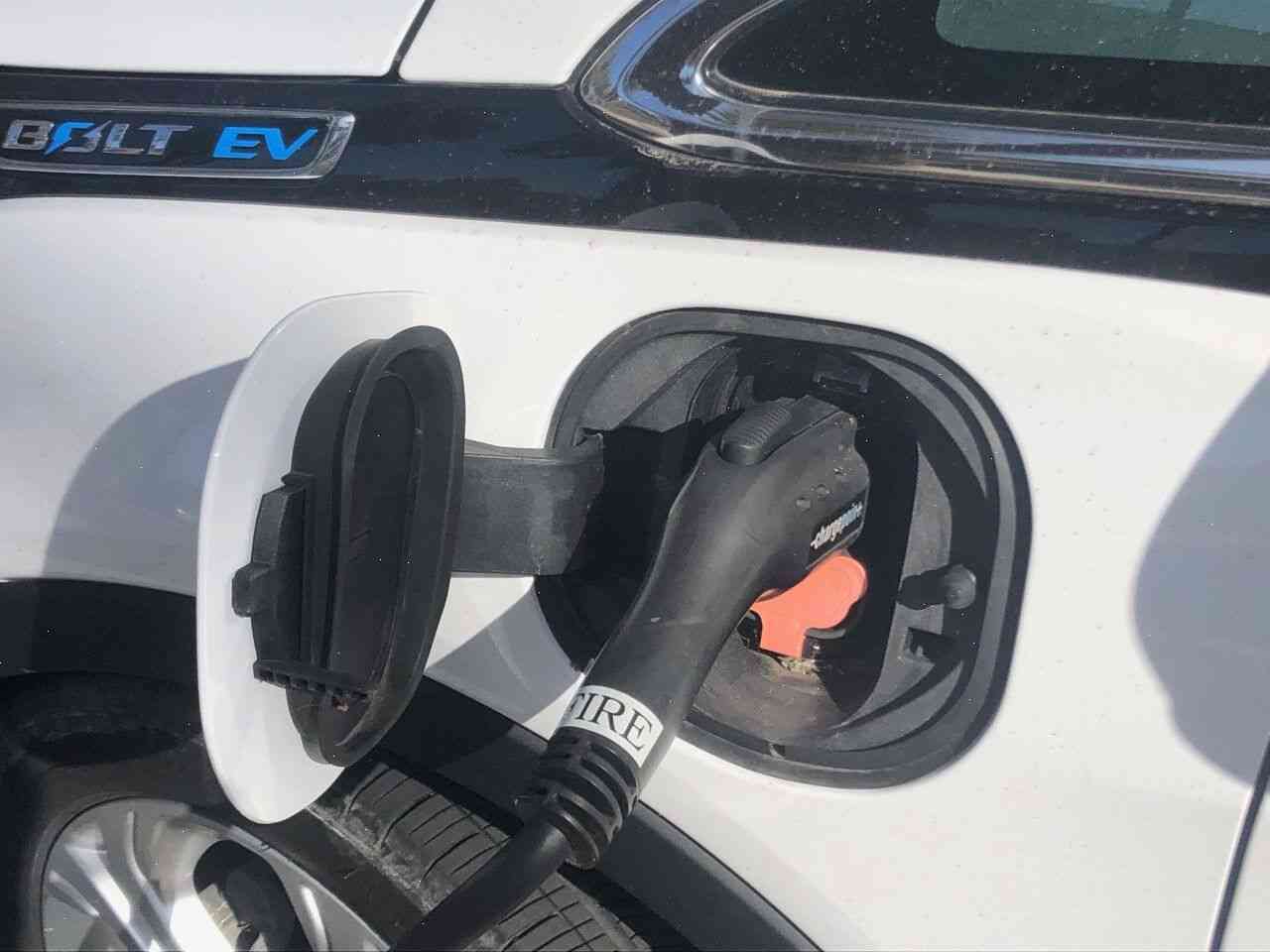 California should not charge electric vehicles during the day